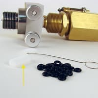 Cigarette filter for LI-6400 CO2 source assembly